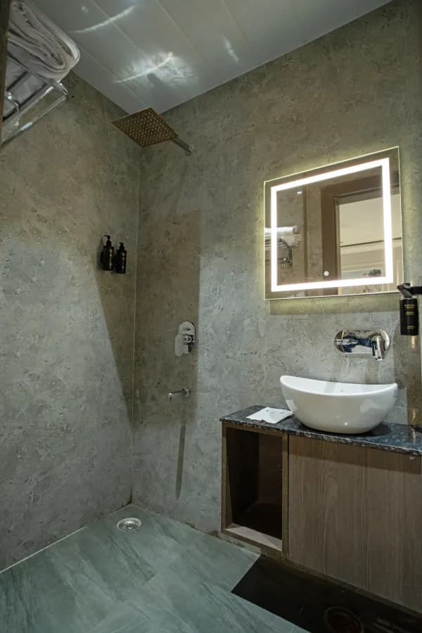 Gallery image 7
